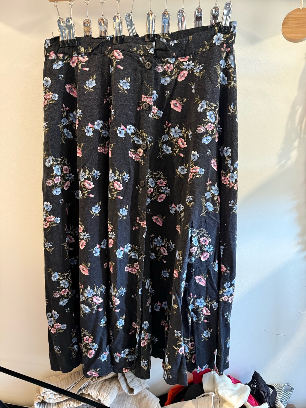 Floral Button-Front Black Midi Skirt with Pink & Blue Blooms - vintage
